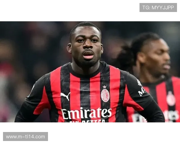 福法纳拒绝加拉塔萨雷，坚持留守米兰争夺主力位置