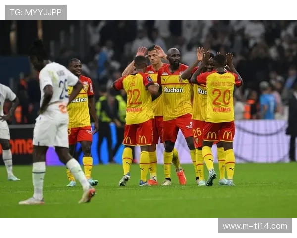 法甲新规累积5张黄牌停赛：提升流畅性还是降低纪律性？